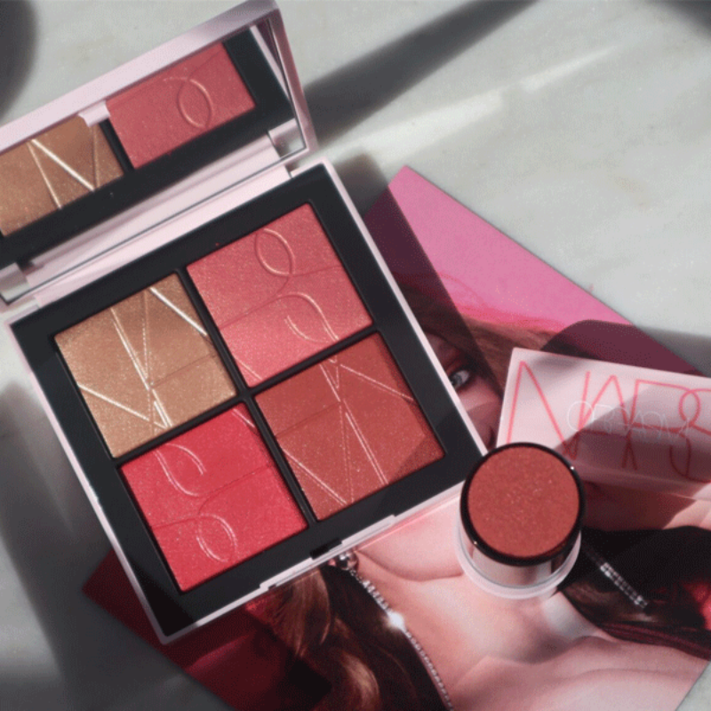 NARS Orgasm Four Play Blush Quad - Bảng phấn má hồng đa năng với 4 sắc màu tinh tế, mang đến vẻ ngoài rạng rỡ và quyến rũ